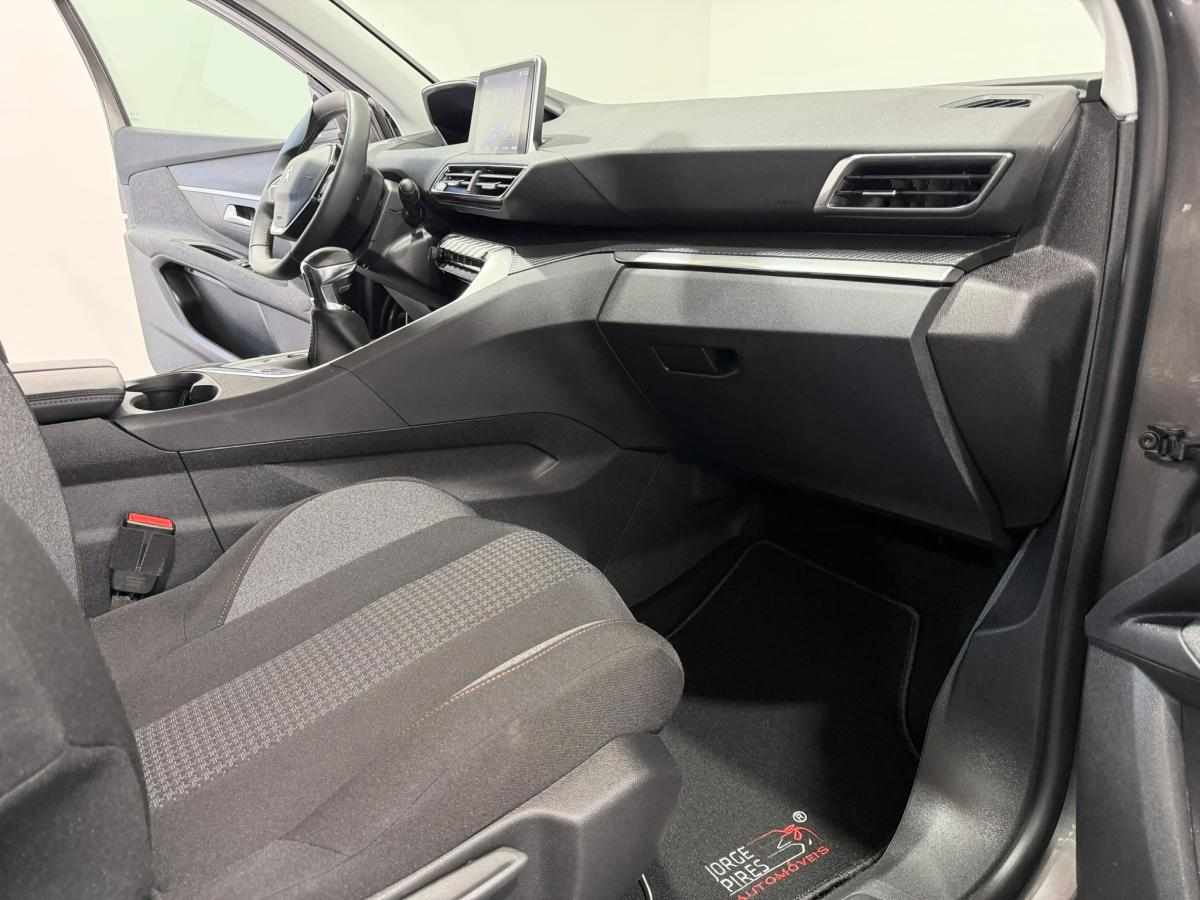 peugeot-3008-1-5-bluehdi-2022-diesel-1499cc