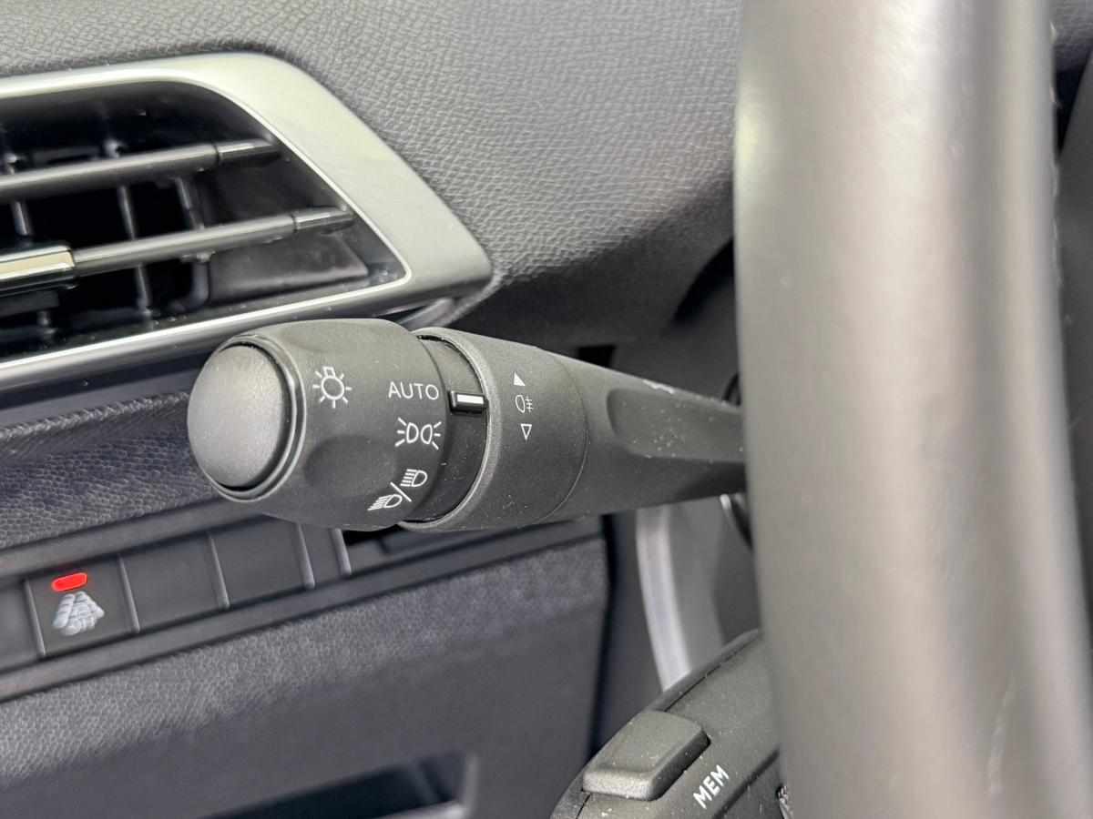 peugeot-3008-1-5-bluehdi-2022-diesel-1499cc