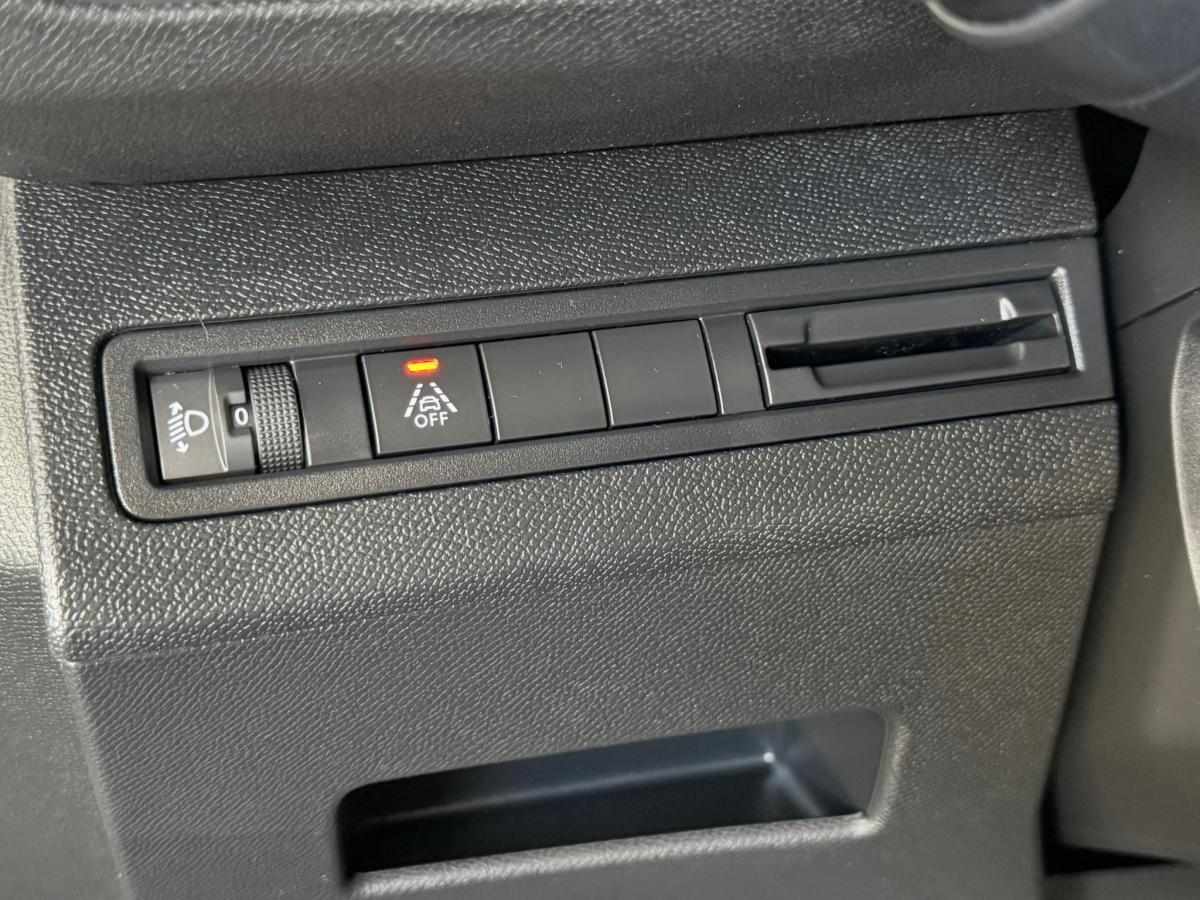peugeot-3008-1-5-bluehdi-2022-diesel-1499cc