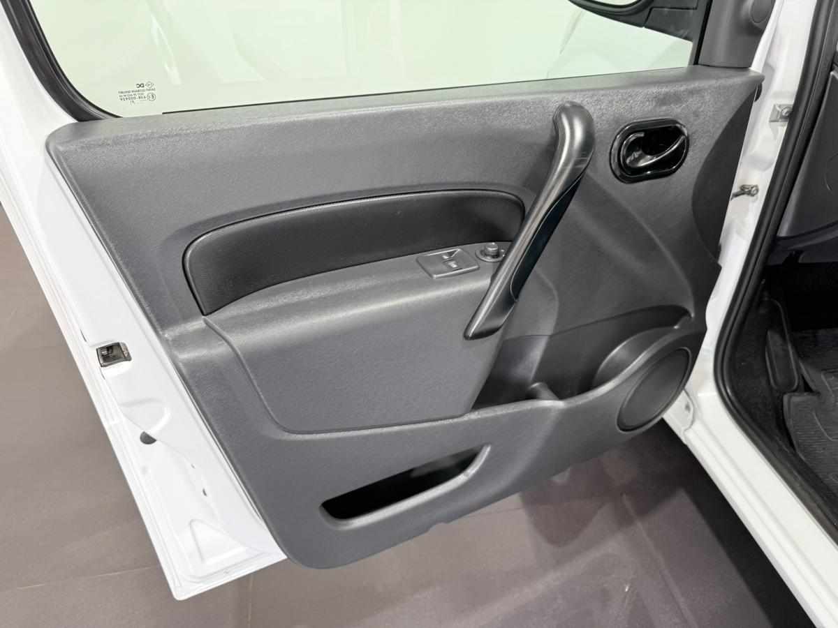 renault-kangoo-22-kwh-2021-eletrico