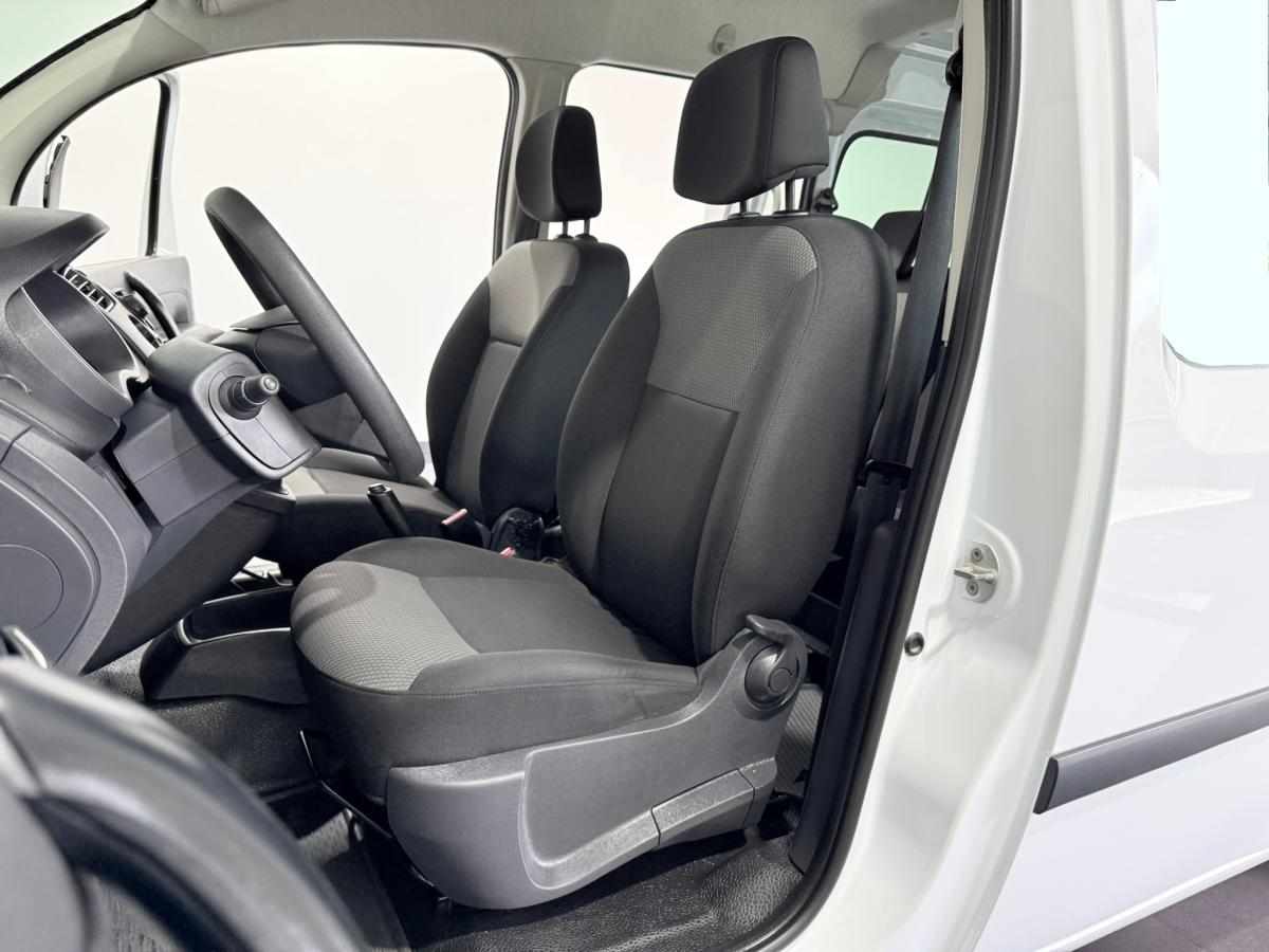 renault-kangoo-22-kwh-2021-eletrico