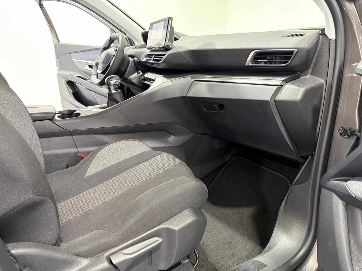 peugeot-3008-1-5-bluehdi-2021-diesel-1499cc