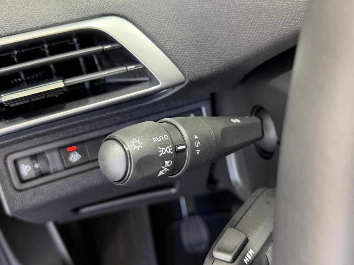 peugeot-3008-1-5-bluehdi-2021-diesel-1499cc