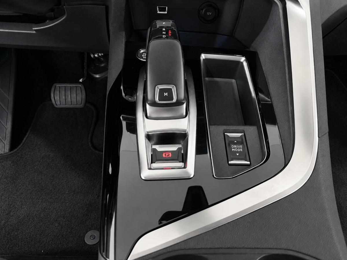 peugeot-5008-1-5-bluehdi-2022-diesel-1499cc