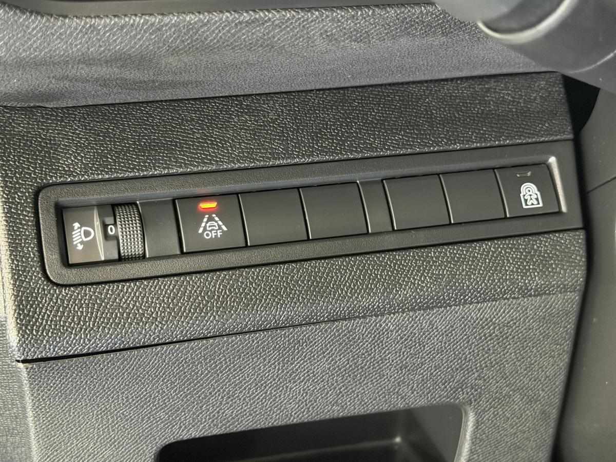 peugeot-5008-1-5-bluehdi-2022-diesel-1499cc