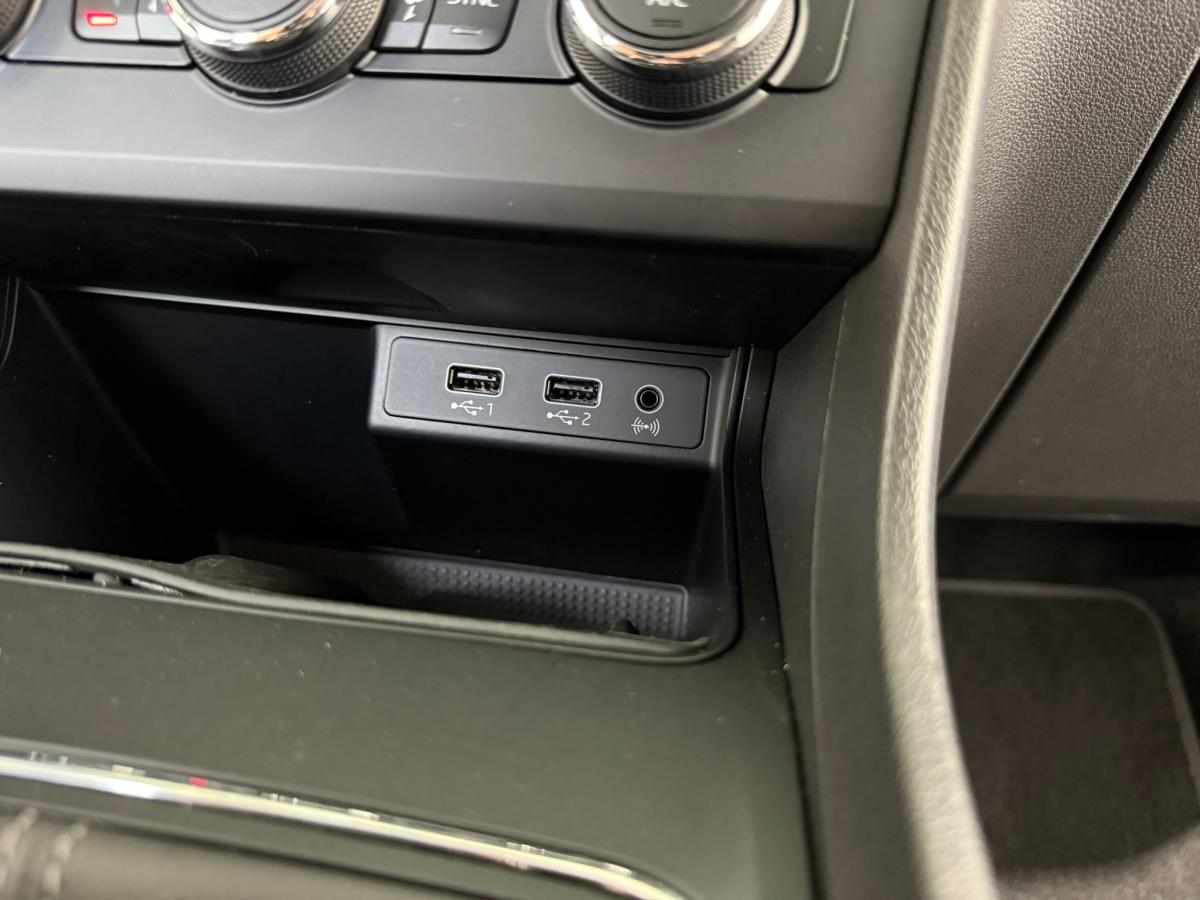 seat-leon-1-6-tdi-2020-diesel-1598cc