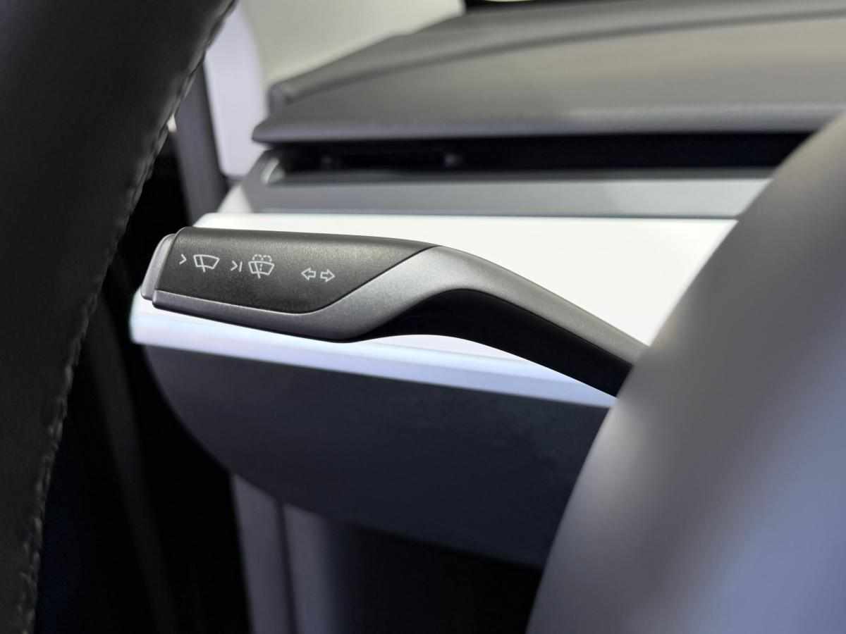 tesla-model-y-performance-2024-eletrico