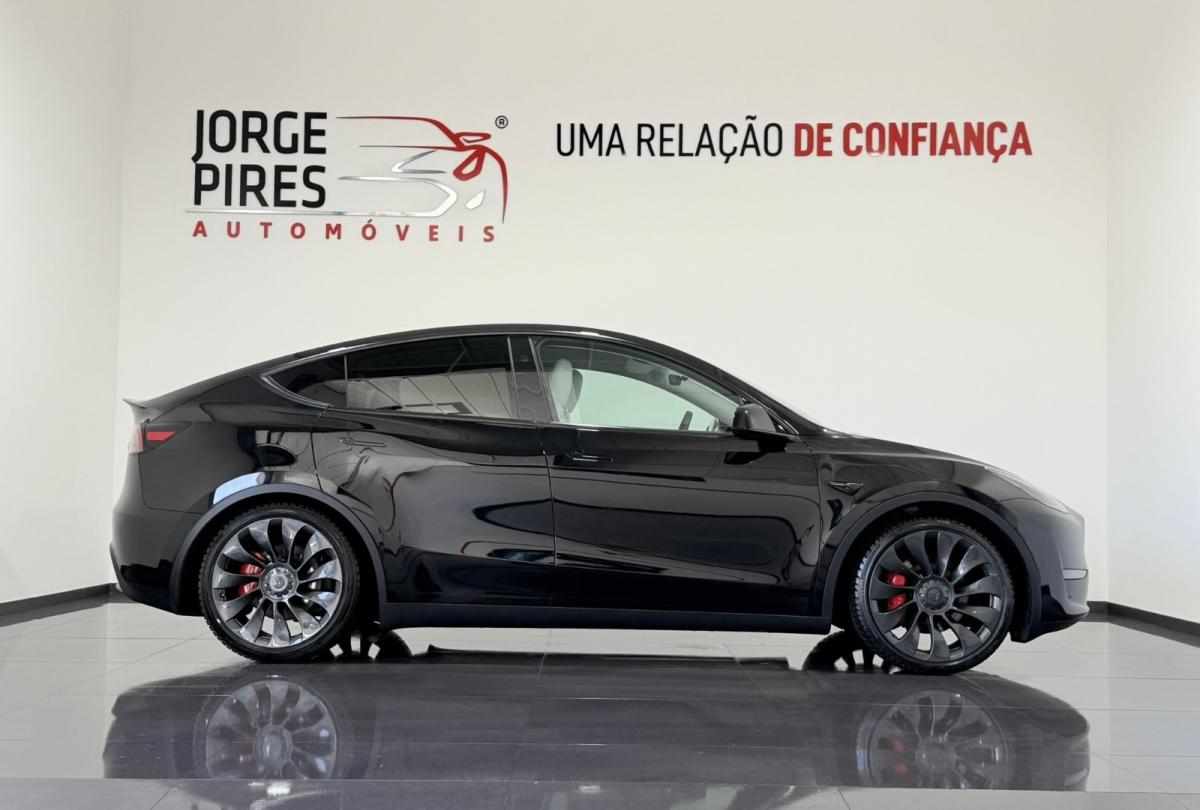 tesla-model-y-performance-2024-eletrico