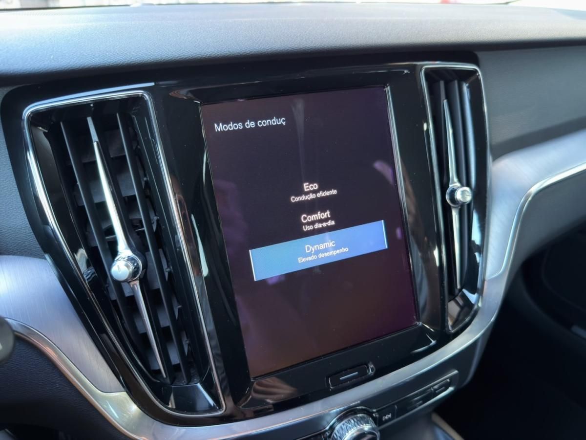 volvo-v60-2020-diesel-1969cc