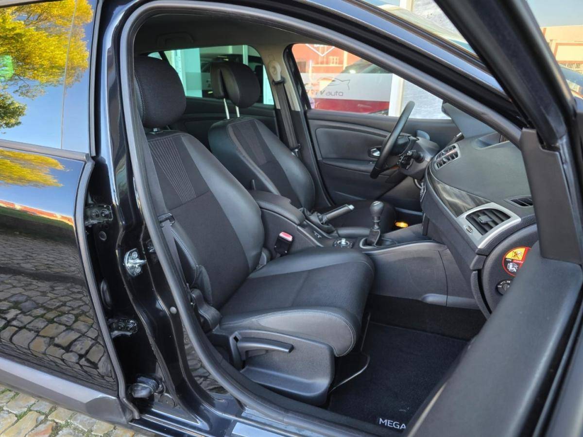 renault-megane-sport-tourer-2011-diesel-1461cc