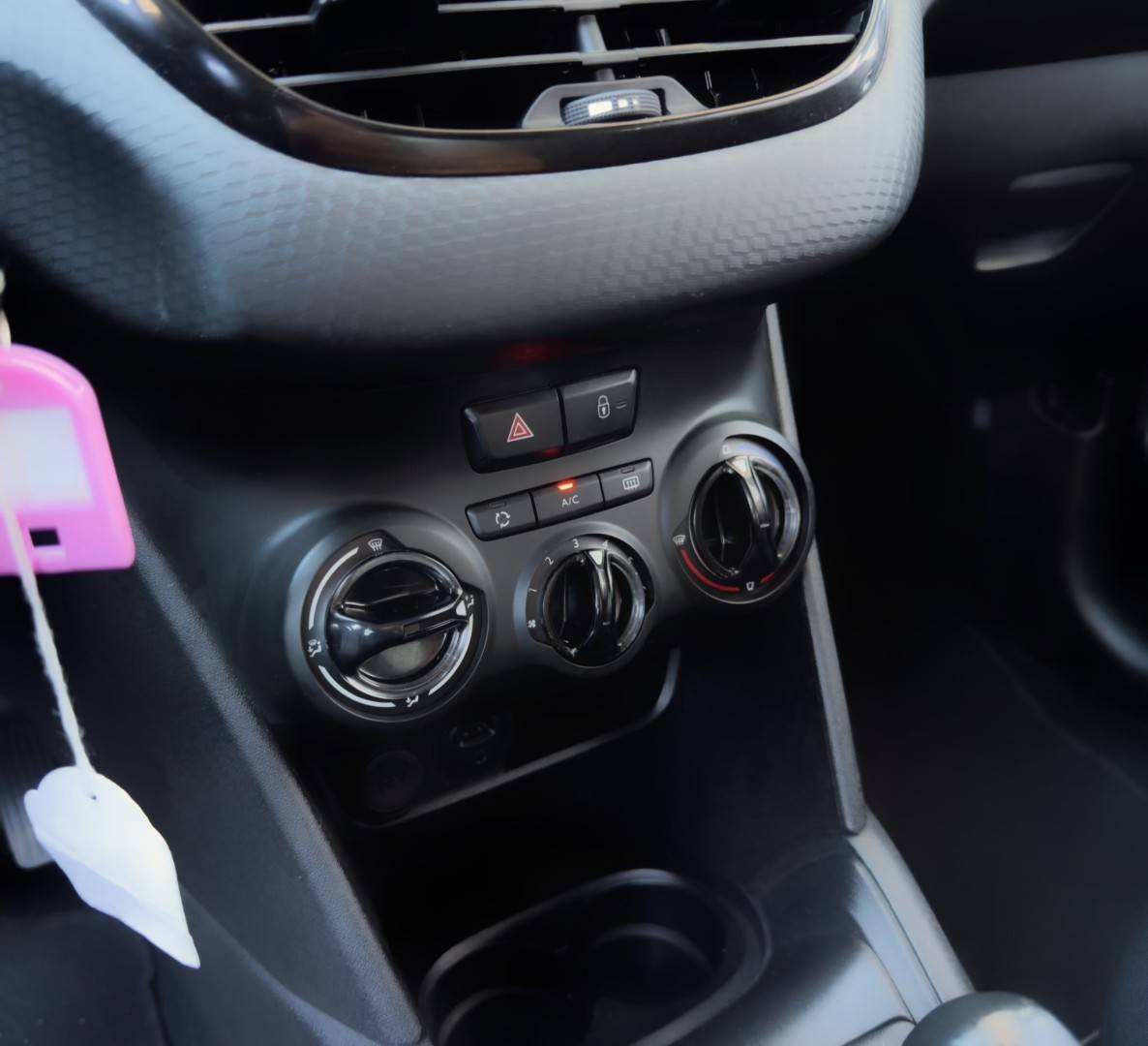 peugeot-208-2016-gasolina-1199cc