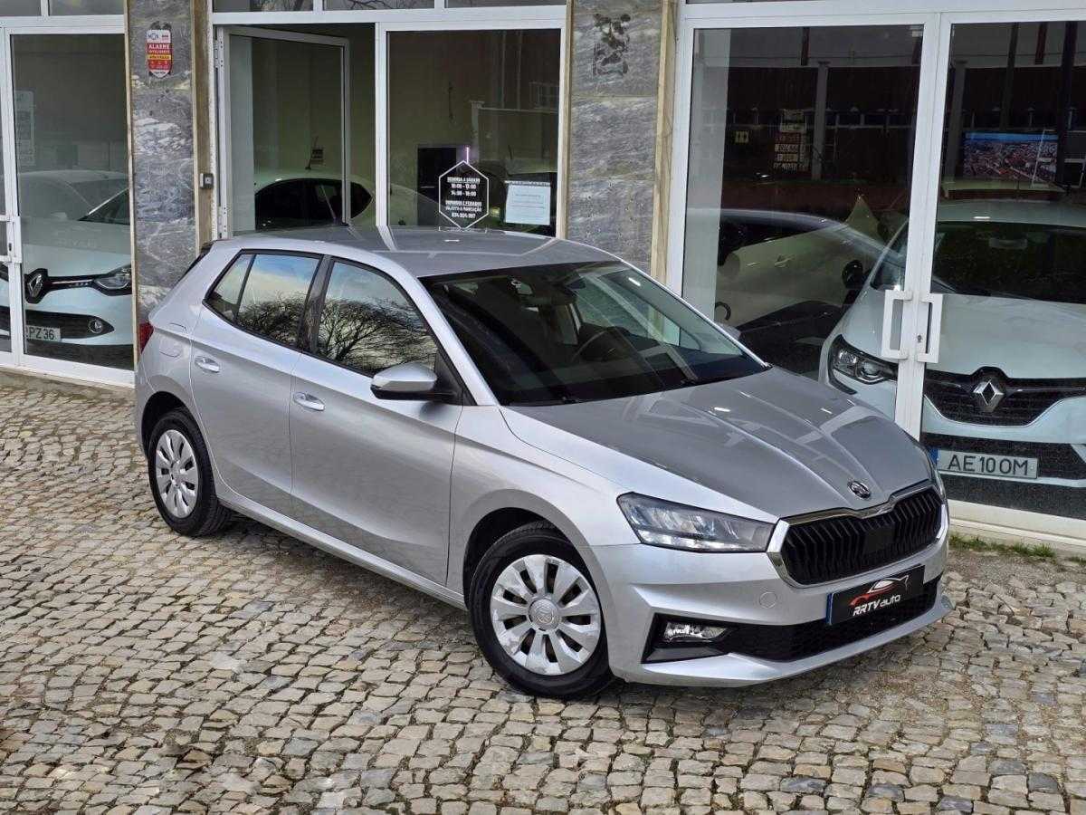 skoda-fabia-2023-gasolina-999cc