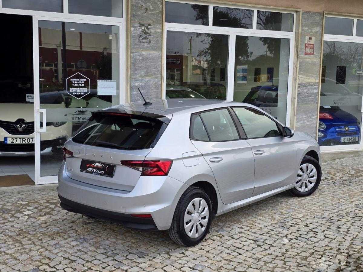 skoda-fabia-2023-gasolina-999cc