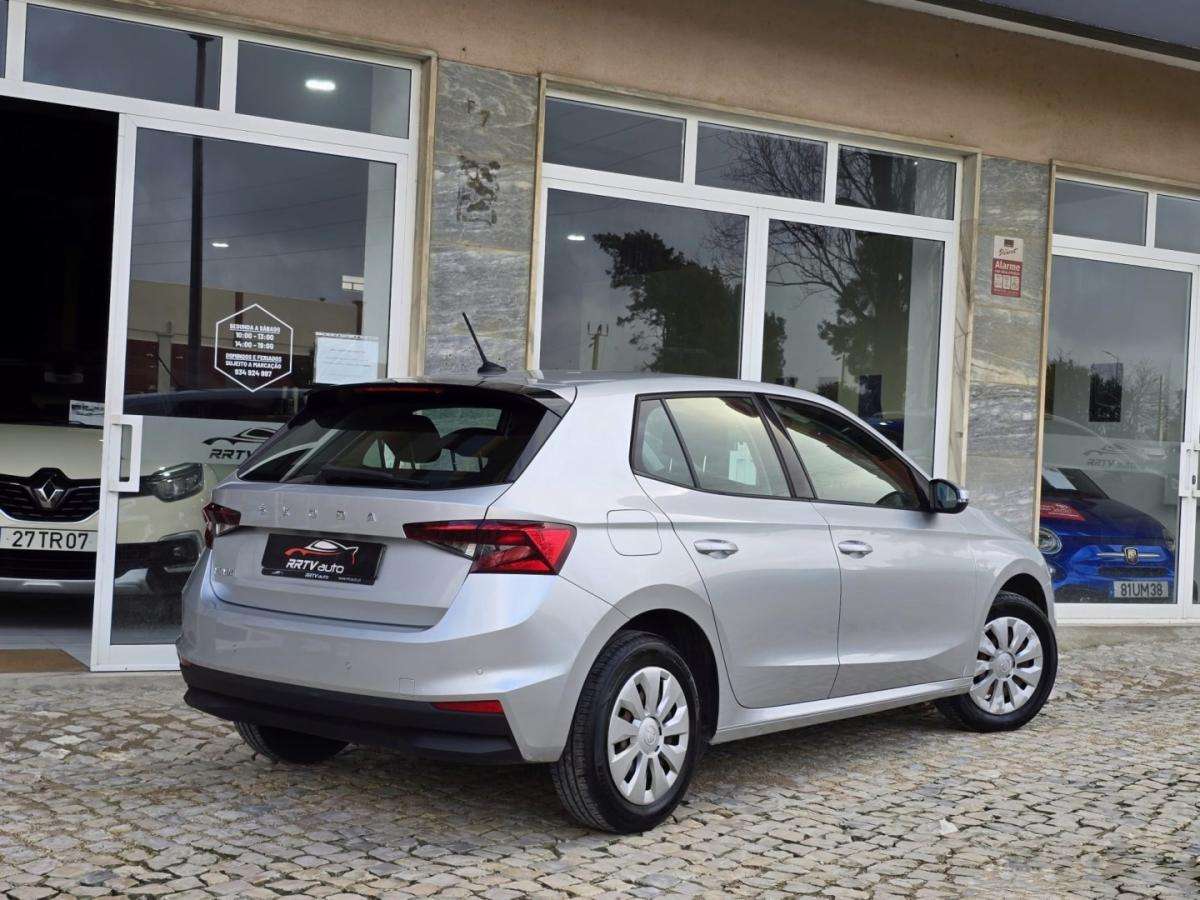 skoda-fabia-2023-gasolina-999cc
