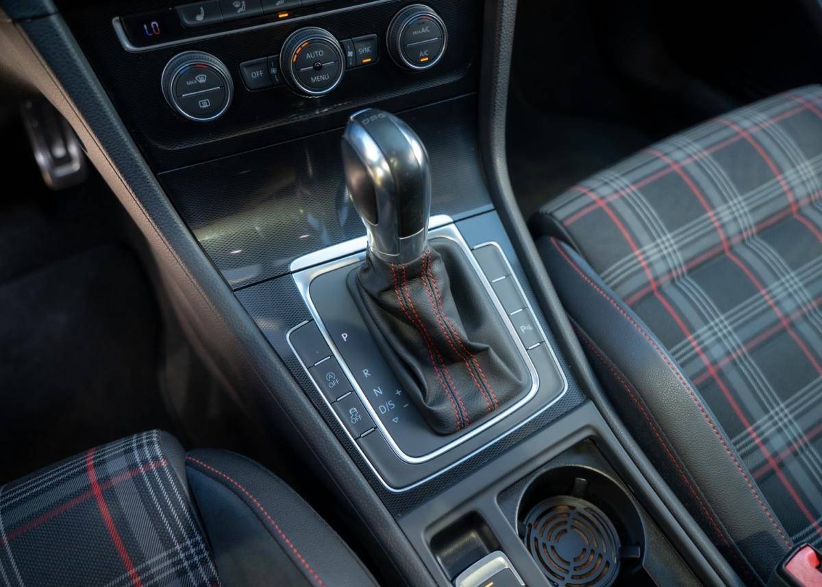 volkswagen-golf-2015-gasolina-1984cc