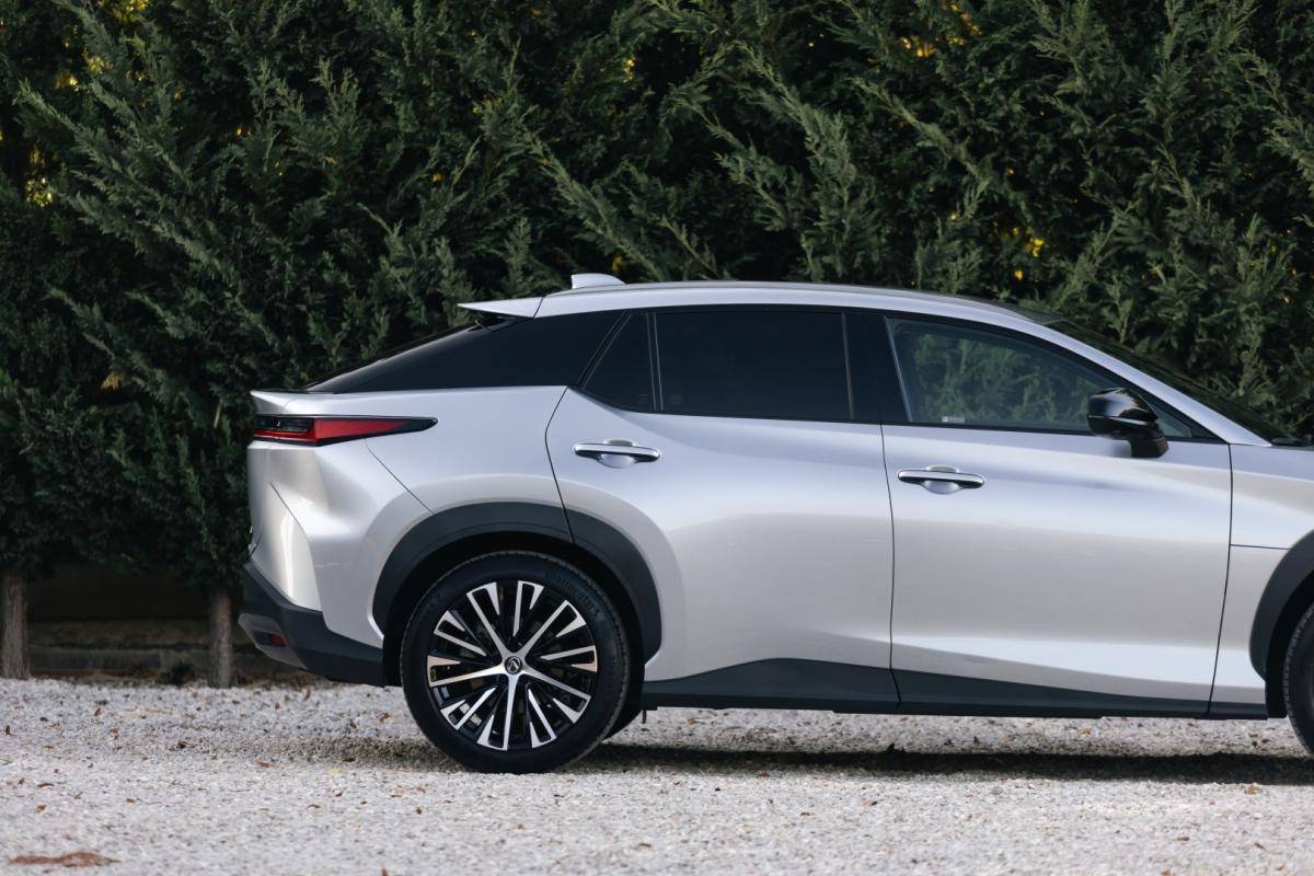 lexus-rz-2025-eletrico-0cc
