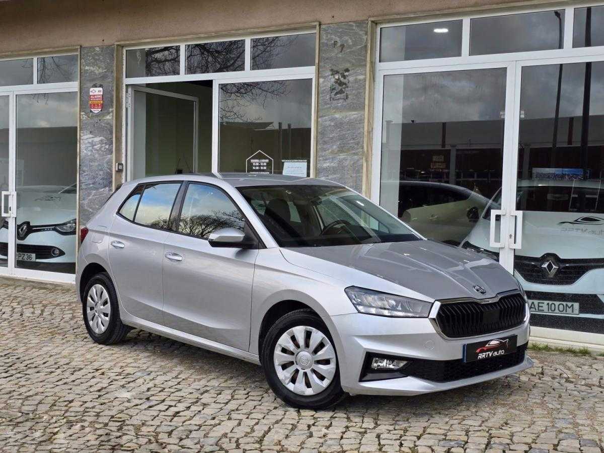 skoda-fabia-2023-gasolina-999cc