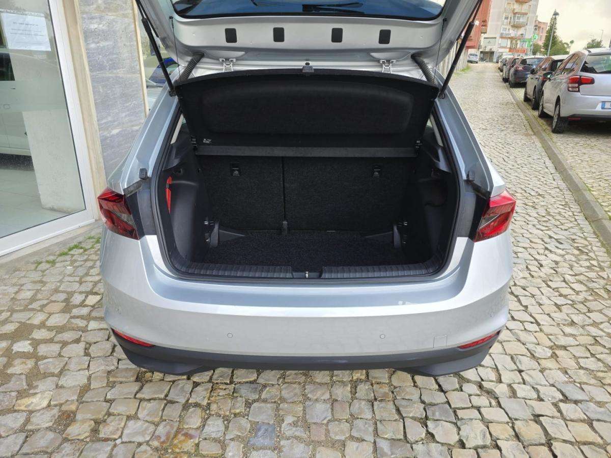 skoda-fabia-2023-gasolina-999cc