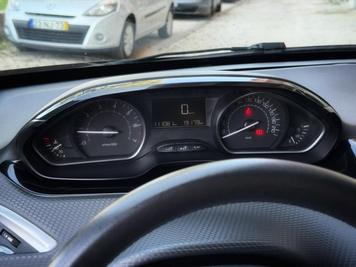 peugeot-208-2016-gasolina-1199cc