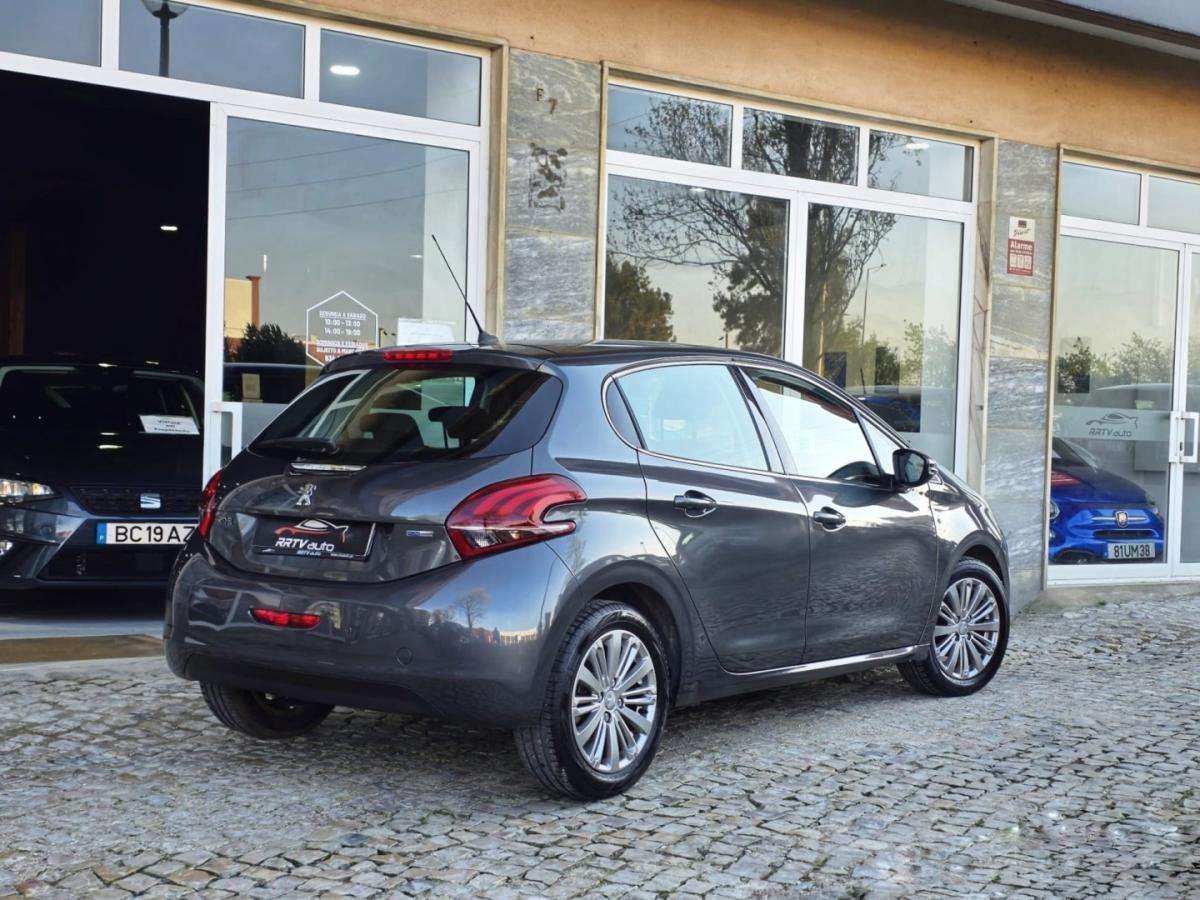 peugeot-208-2016-gasolina-1199cc