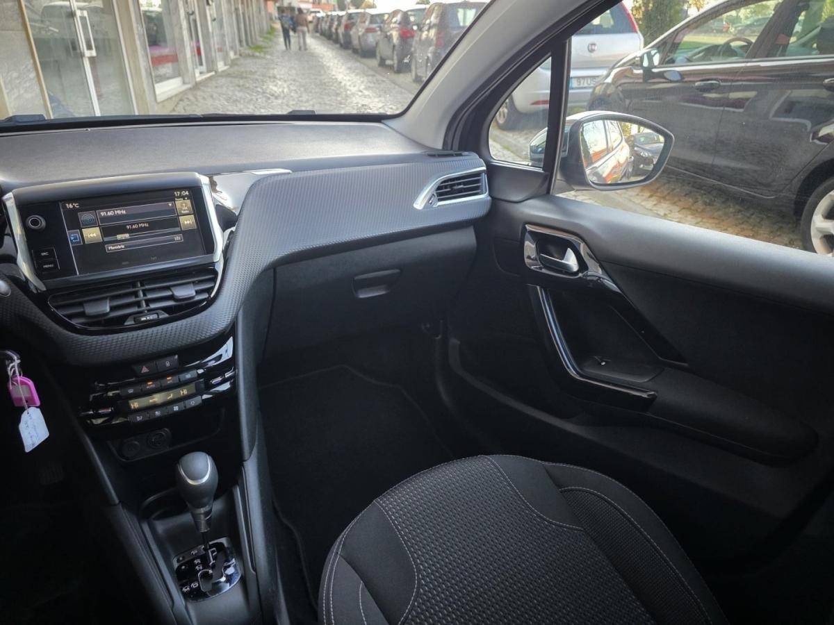 peugeot-208-2016-gasolina-1199cc