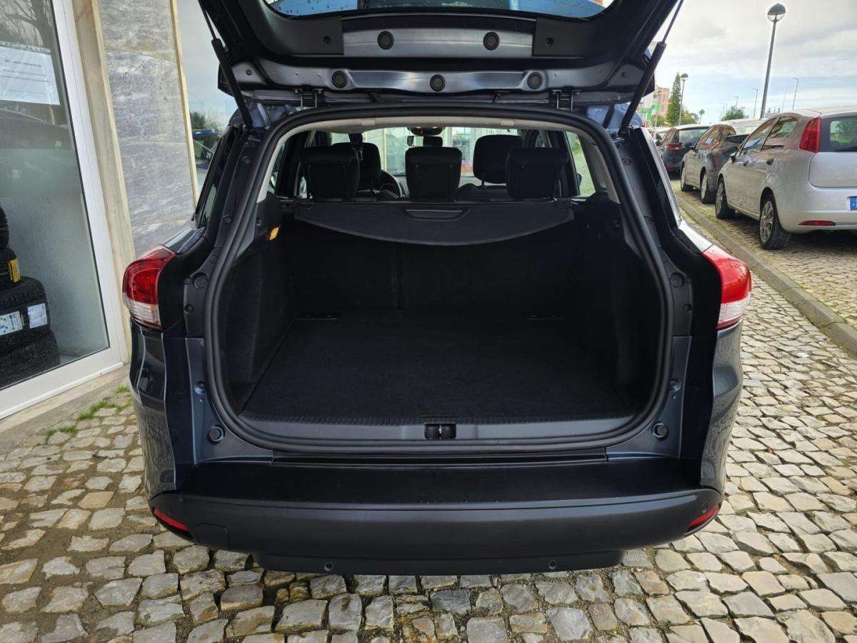 renault-clio-sport-tourer-2018-diesel-1461cc