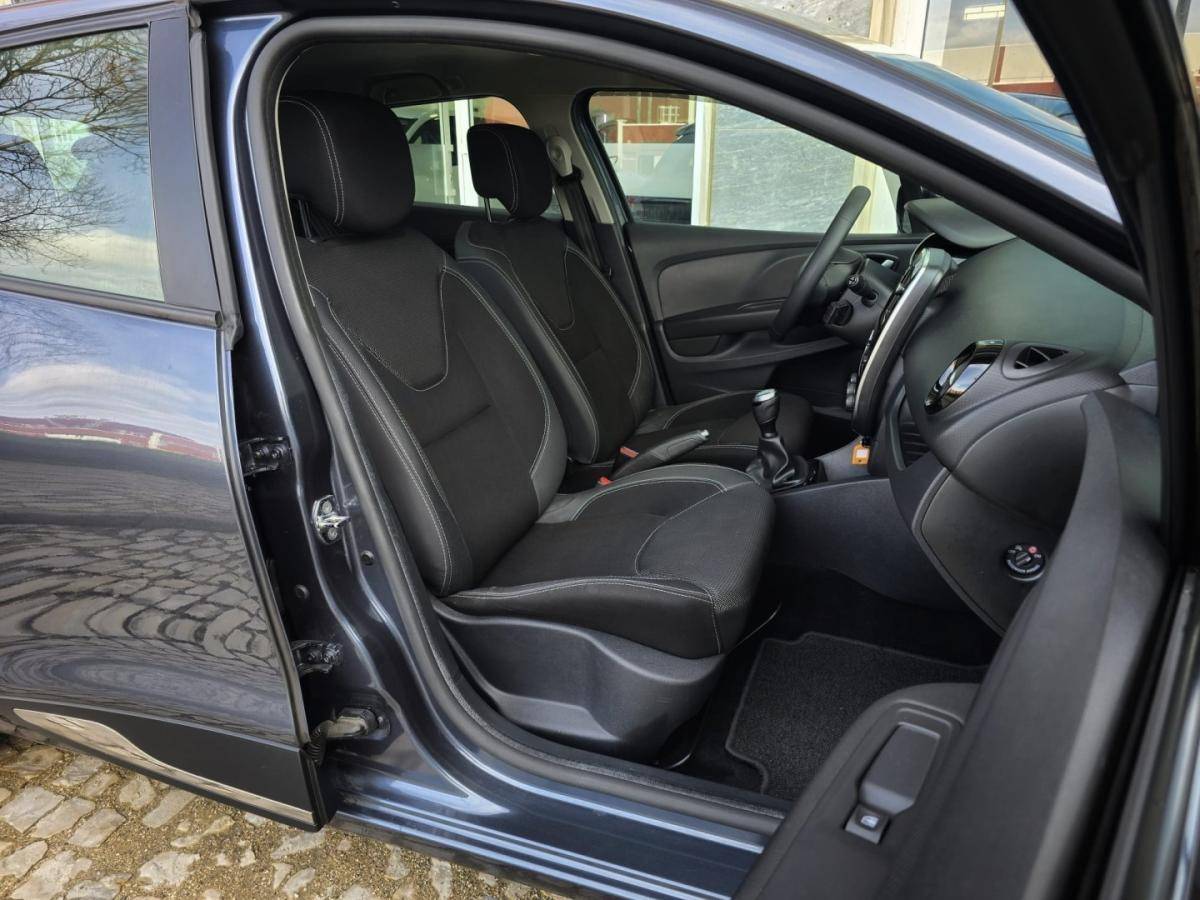 renault-clio-sport-tourer-2018-diesel-1461cc