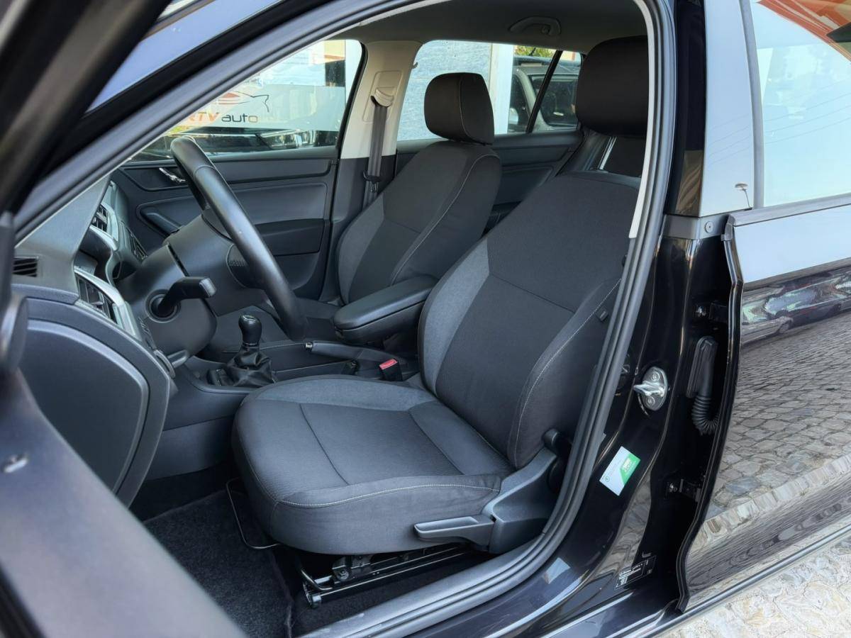 skoda-rapid-spaceback-2013-diesel-1598cc