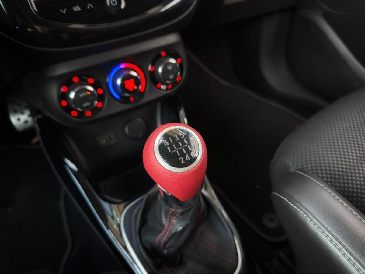 opel-adam-2015-gasolina-1364cc