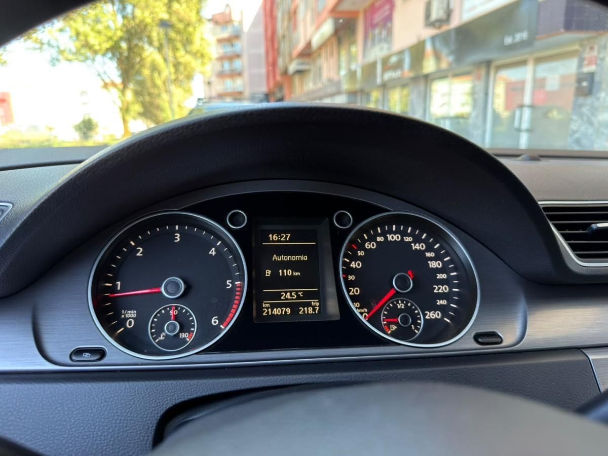 volkswagen-passat-variant-2012-diesel-1598cc