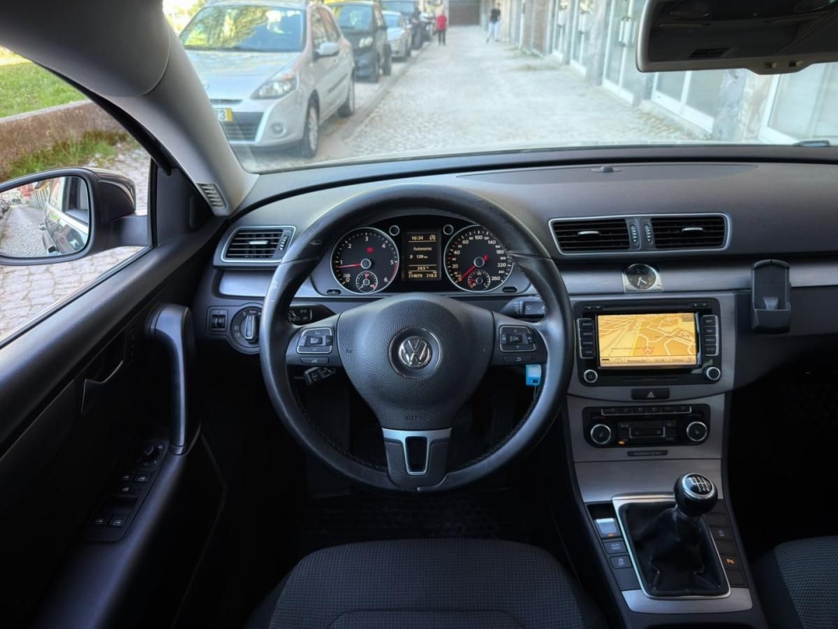 volkswagen-passat-variant-2012-diesel-1598cc