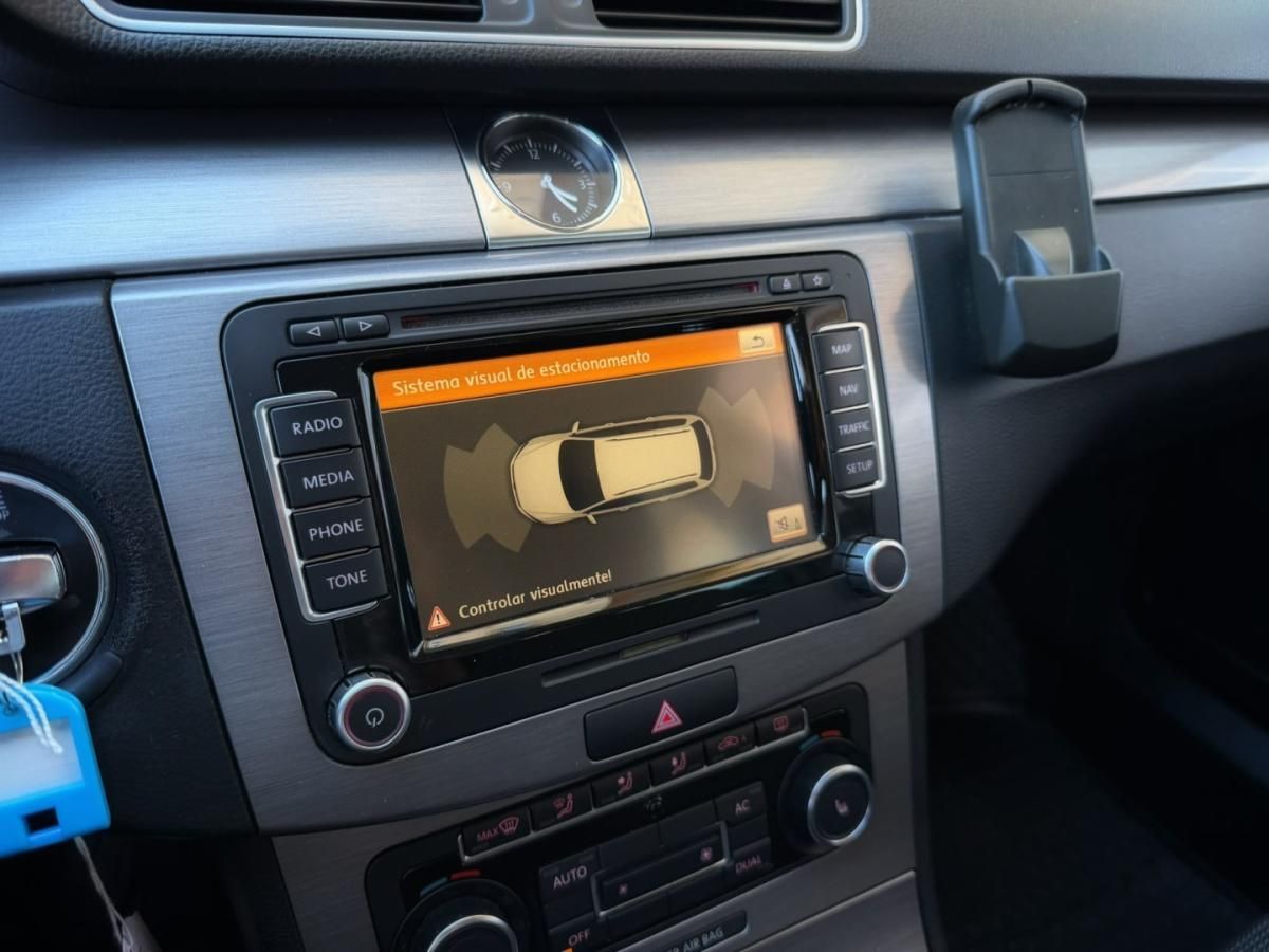 volkswagen-passat-variant-2012-diesel-1598cc