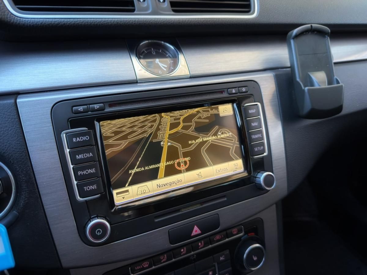 volkswagen-passat-variant-2012-diesel-1598cc