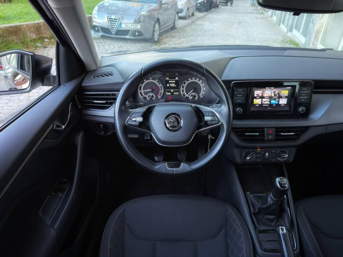 skoda-scala-2023-gasolina-999cc