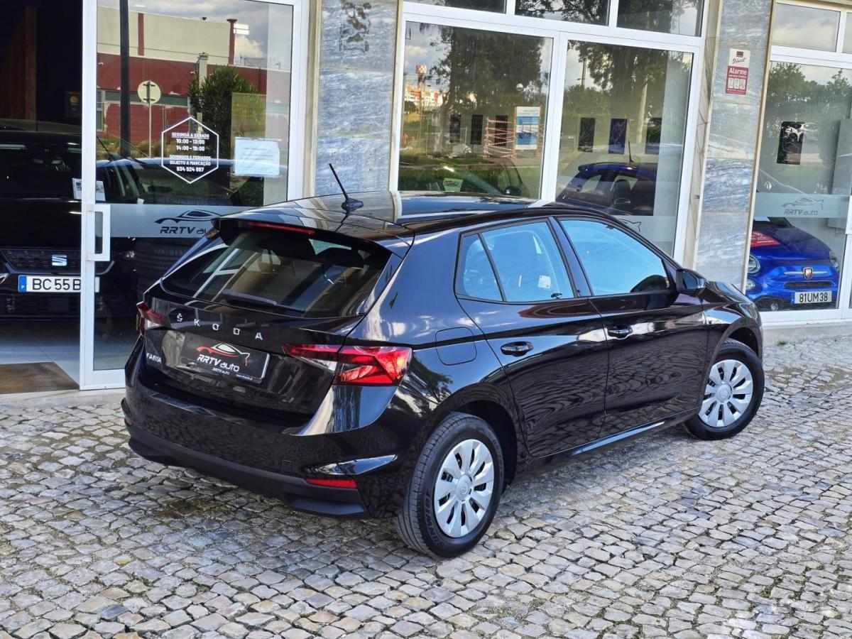 skoda-fabia-2023-gasolina-999cc