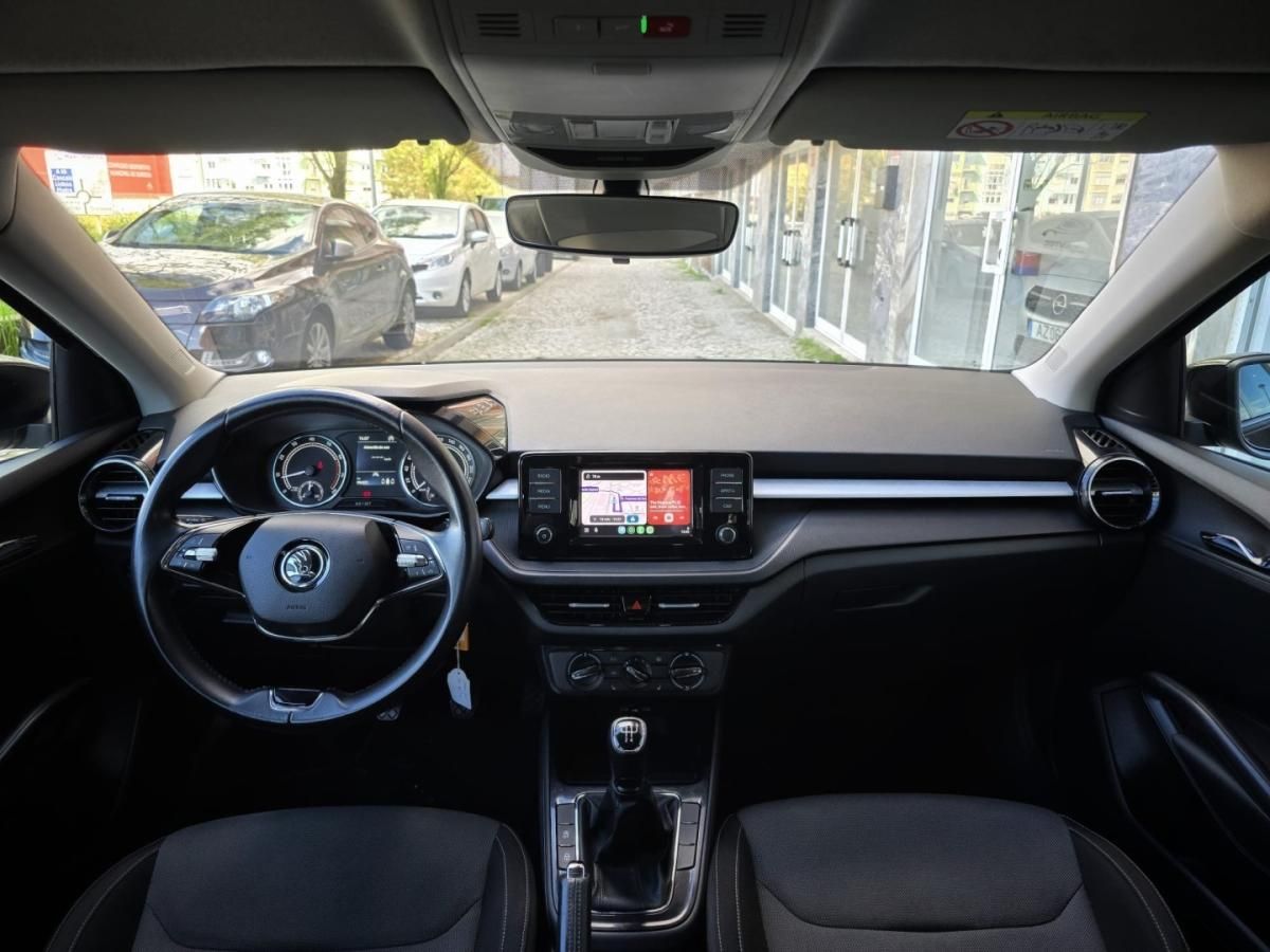 skoda-fabia-2023-gasolina-999cc