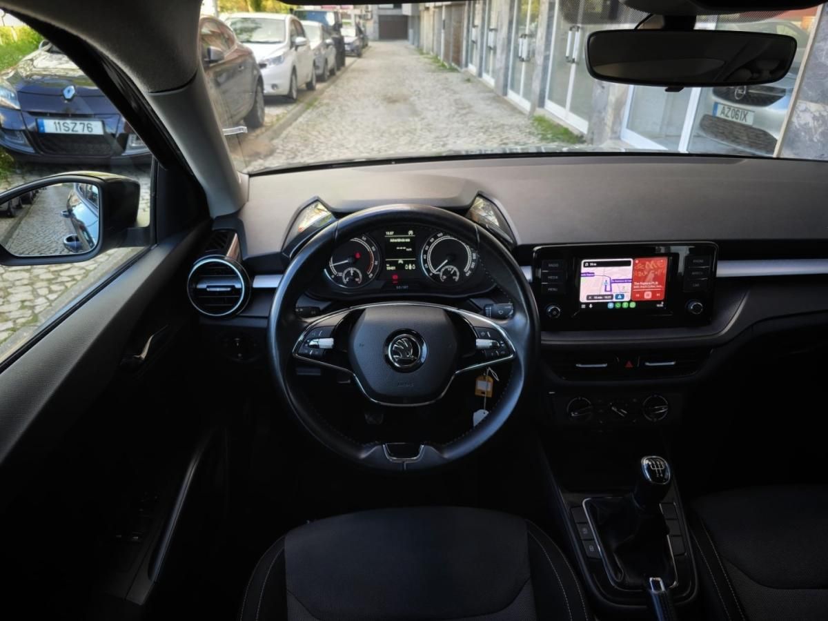 skoda-fabia-2023-gasolina-999cc