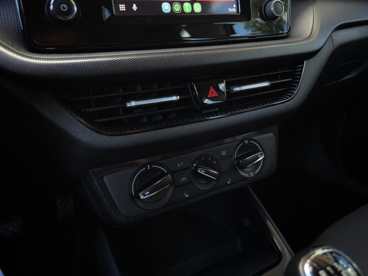 skoda-fabia-2023-gasolina-999cc