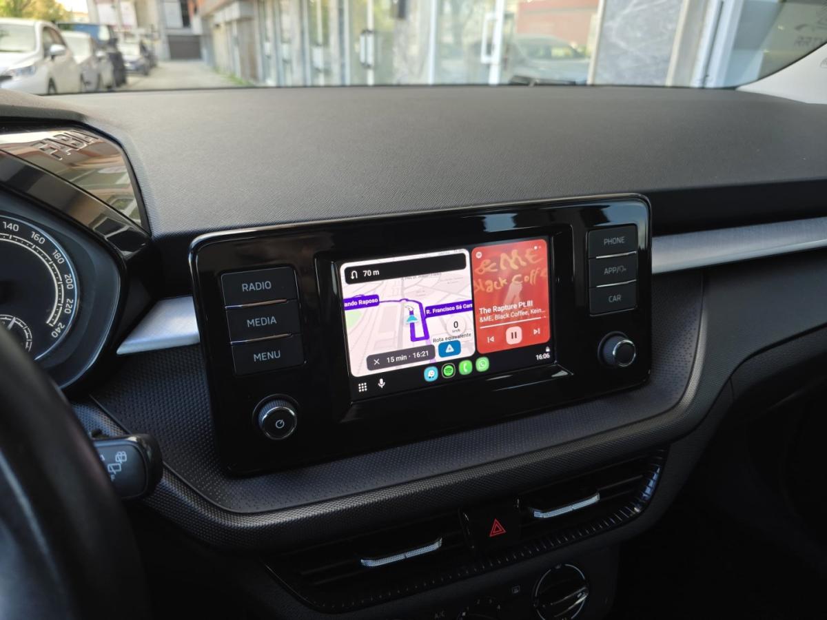 skoda-fabia-2023-gasolina-999cc