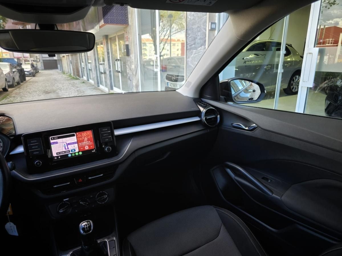 skoda-fabia-2023-gasolina-999cc