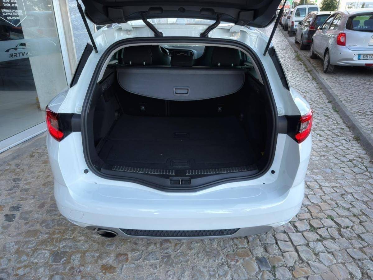 renault-megane-sport-tourer-2017-diesel-1461cc