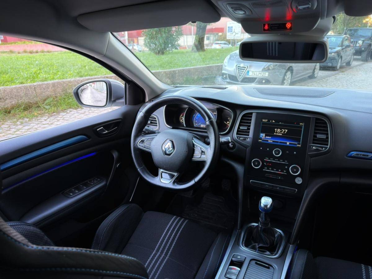 renault-megane-sport-tourer-2017-diesel-1461cc
