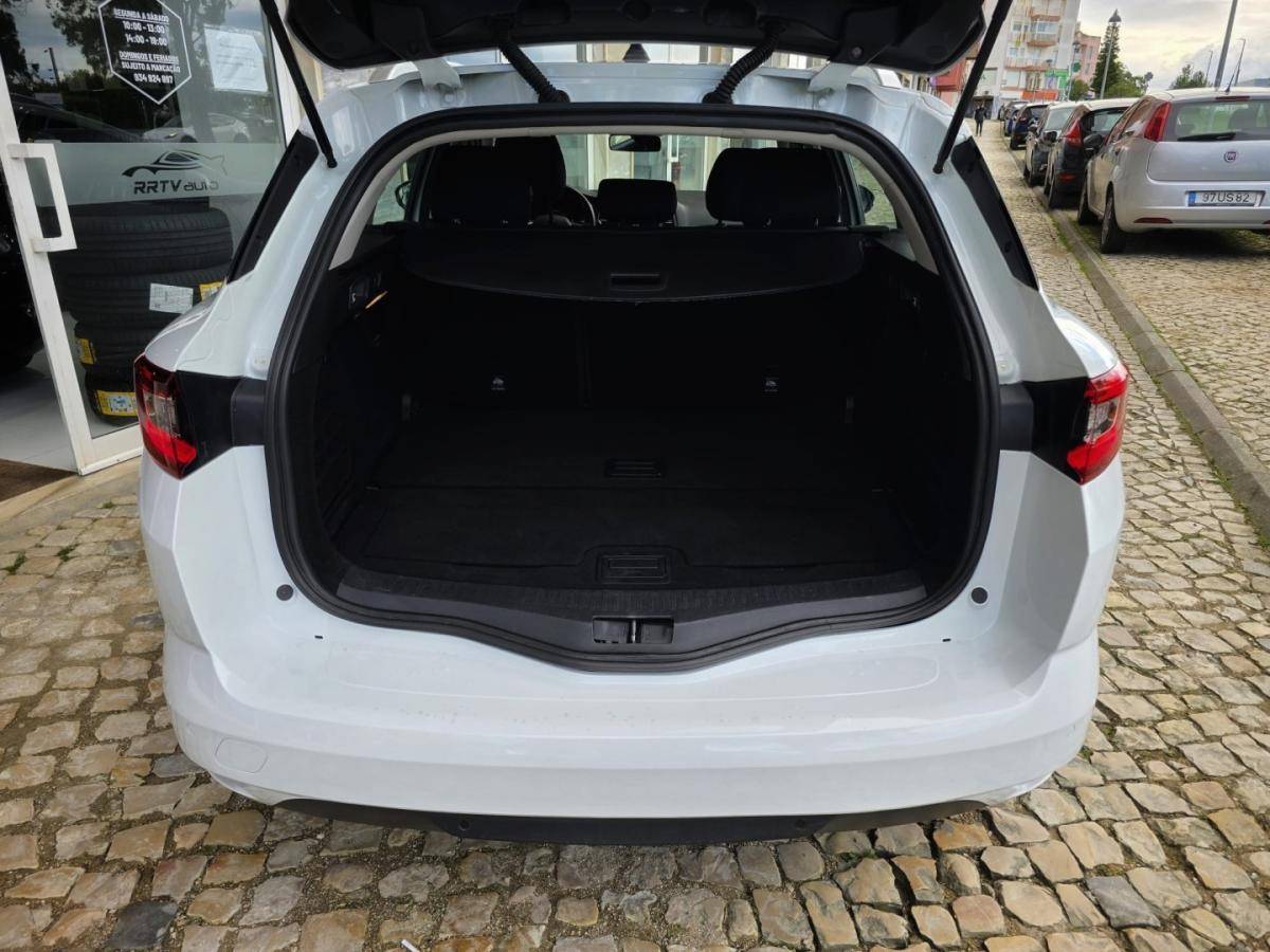renault-megane-sport-tourer-2019-diesel-1461cc
