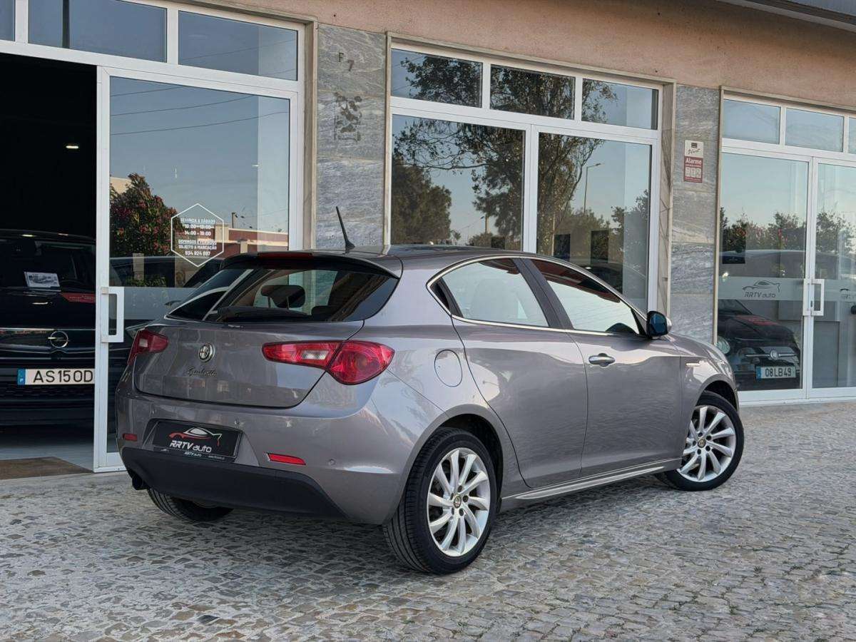alfa-romeo-giulietta-2011-diesel-1598cc
