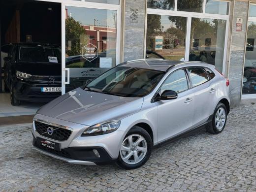volvo-v40-cross-country-2015-diesel-1560cc