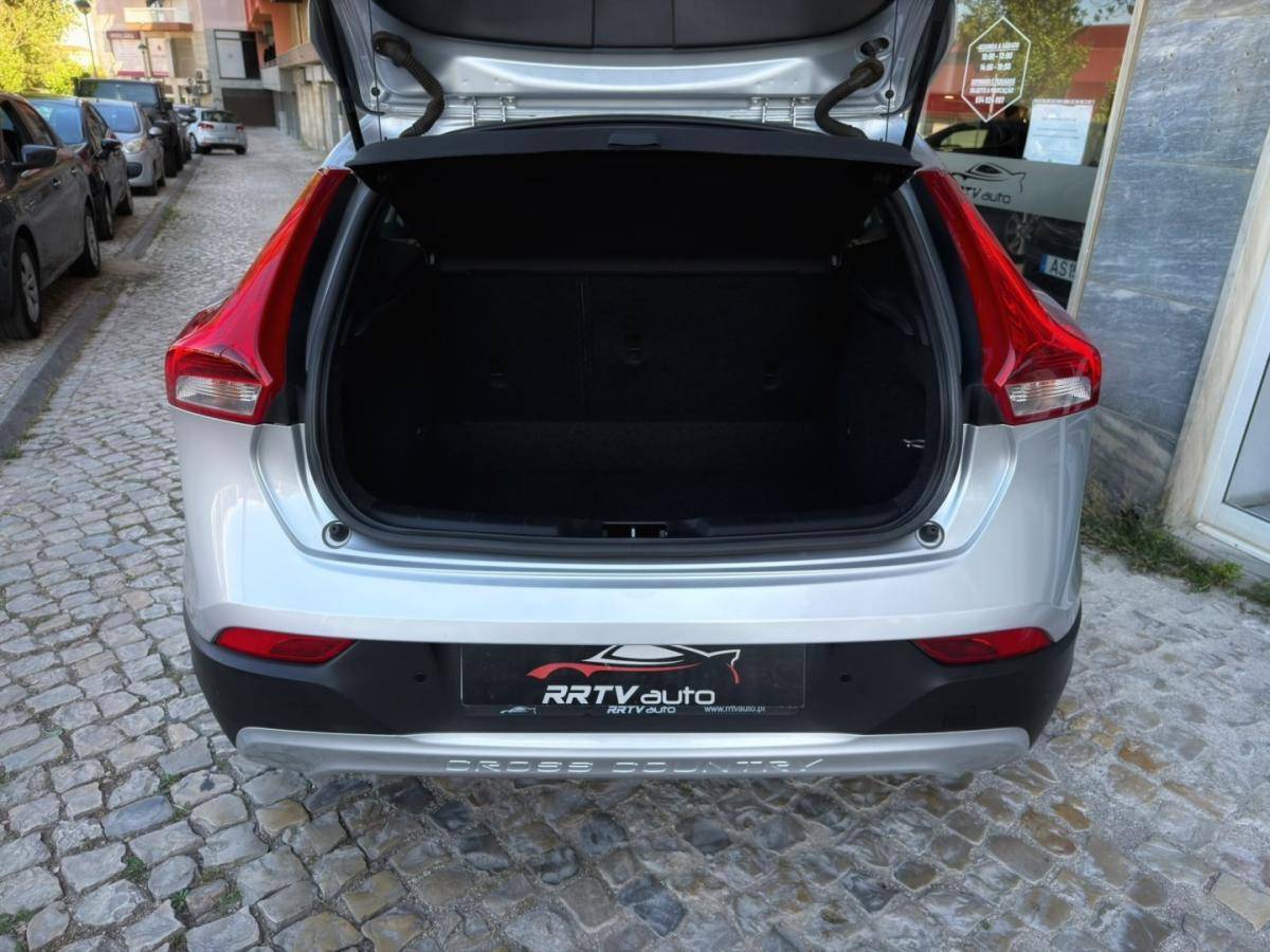 volvo-v40-cross-country-2015-diesel-1560cc
