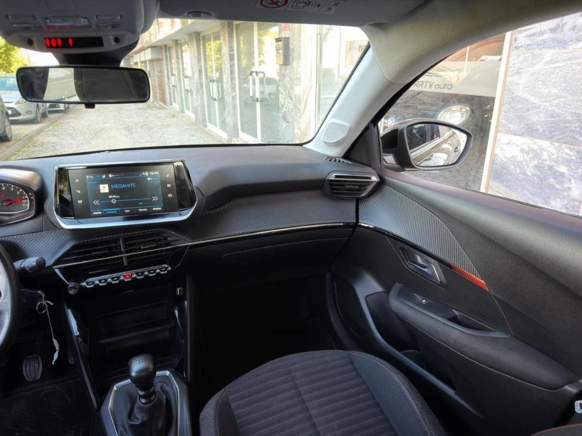 peugeot-208-2023-gasolina-1199cc
