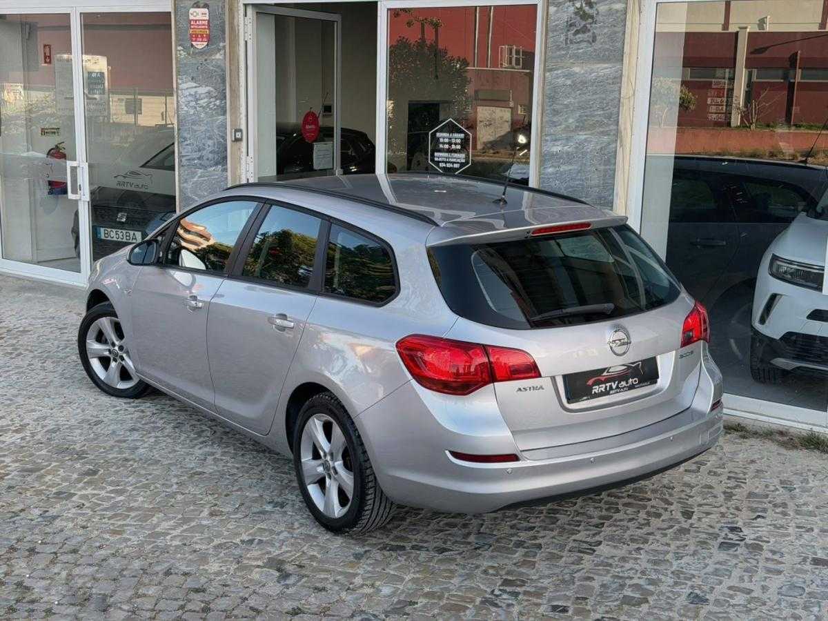 opel-astra-sport-tourer-2011-diesel-1248cc