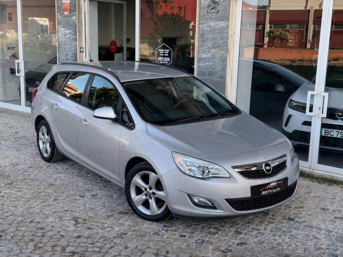 opel-astra-sport-tourer-2011-diesel-1248cc