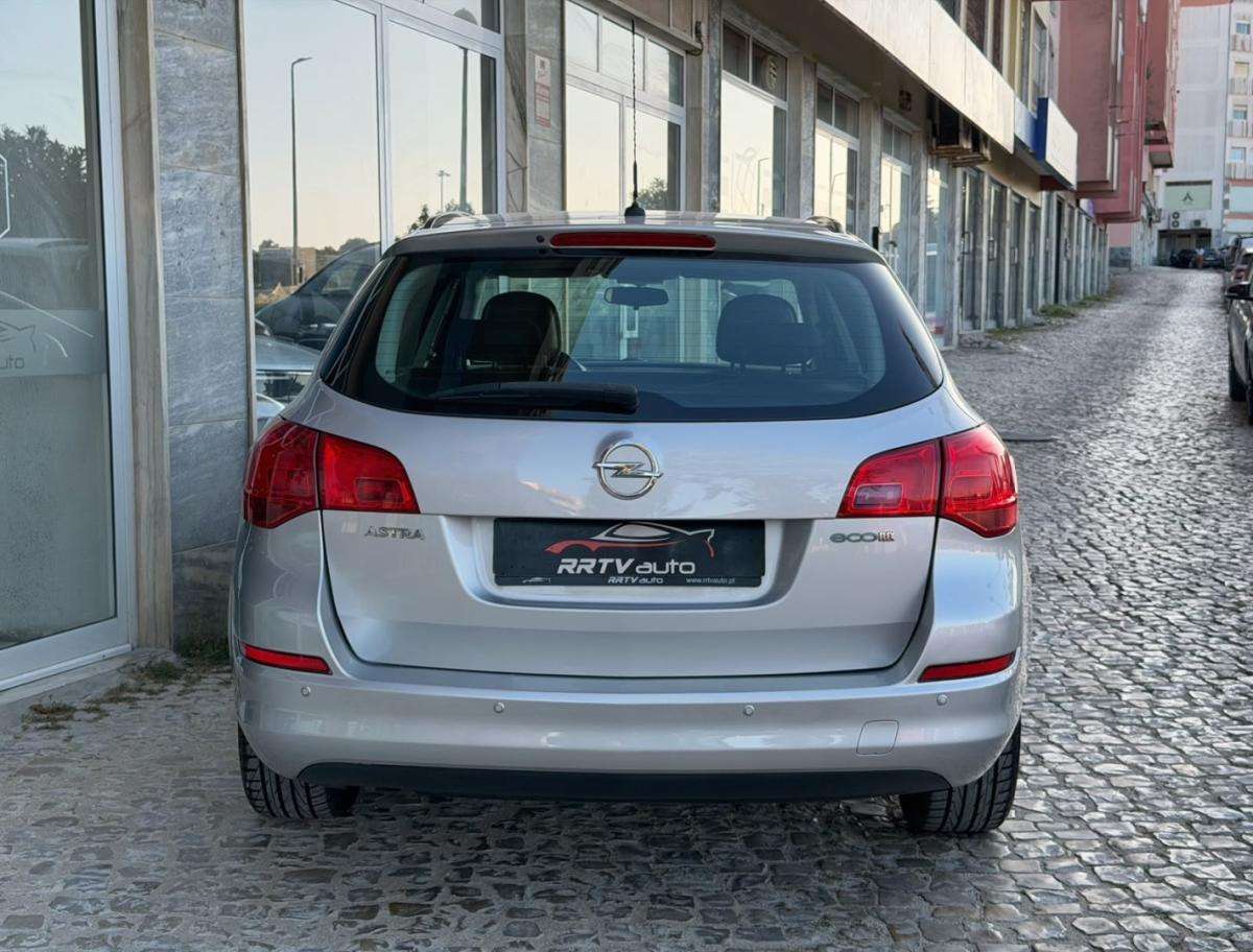 opel-astra-sport-tourer-2011-diesel-1248cc